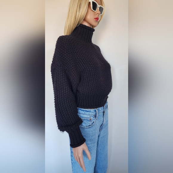 H&M TURTLENECK BLACK KNIT SHORT SMALL - Picture 3 of 7